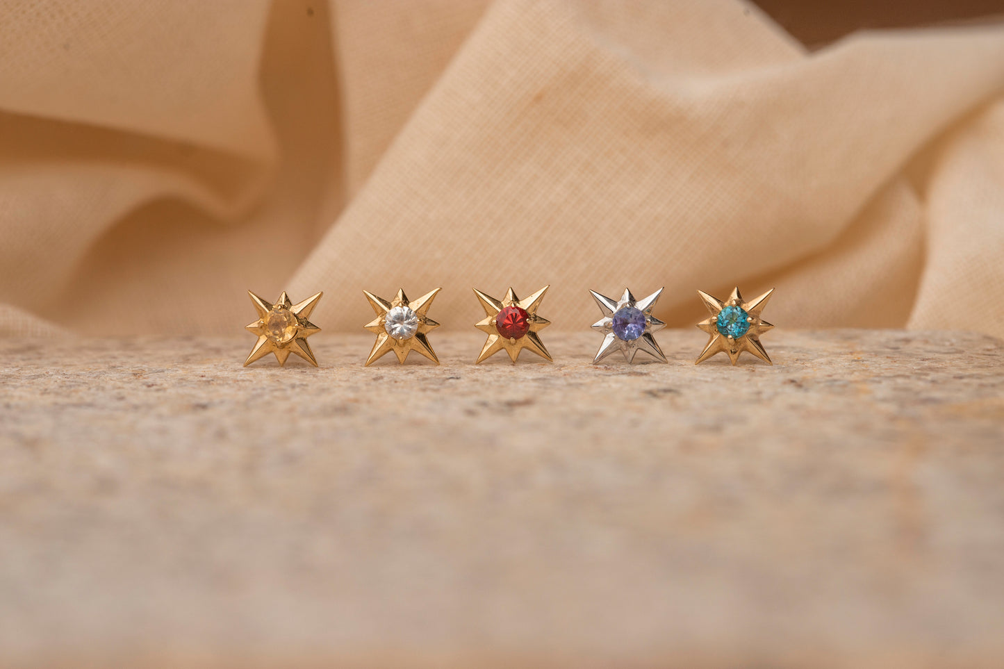 Brinco Mini Wind Rose Ouro Branco